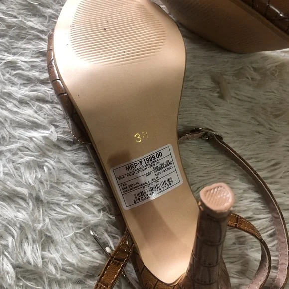 Ankle strap stilletos - Picture 5 of 7